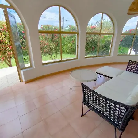 Casas - La Florida 度假居 *