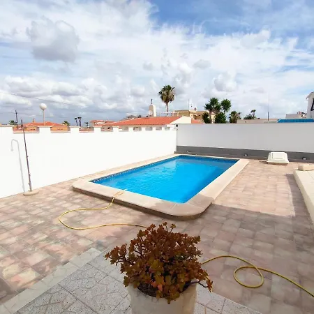 Casas - La Florida 度假居 托雷维耶哈